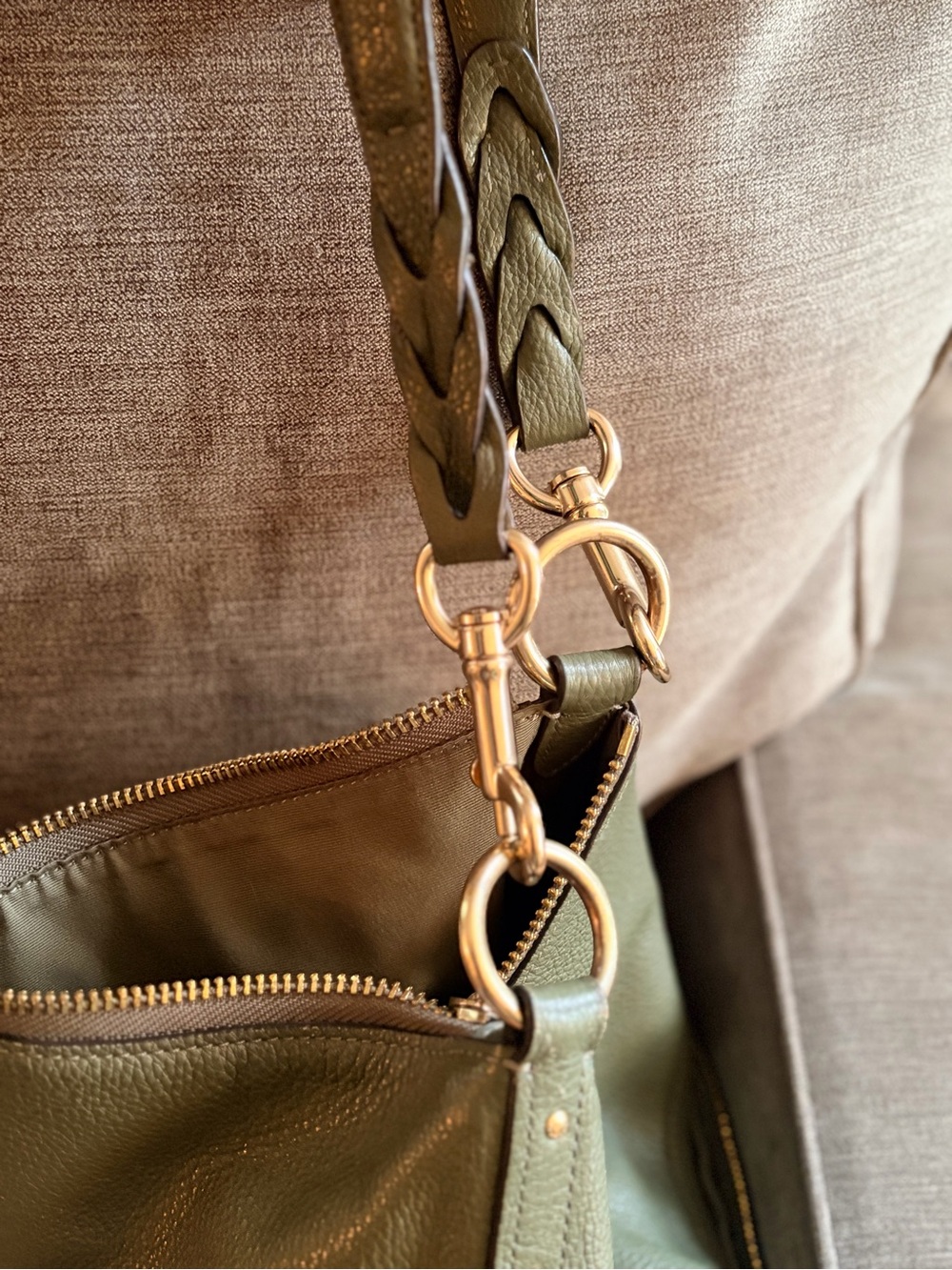 Coach Olive Green Pebbled Leather Shoulder Bag with Gold Hardware - Picture 8 of 11